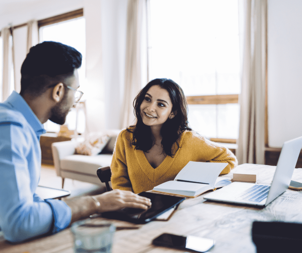 SOCIAL MEDIA MANAGER